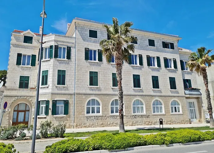 The View Apartment Split